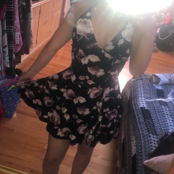 Dress - Picture 3 of 3